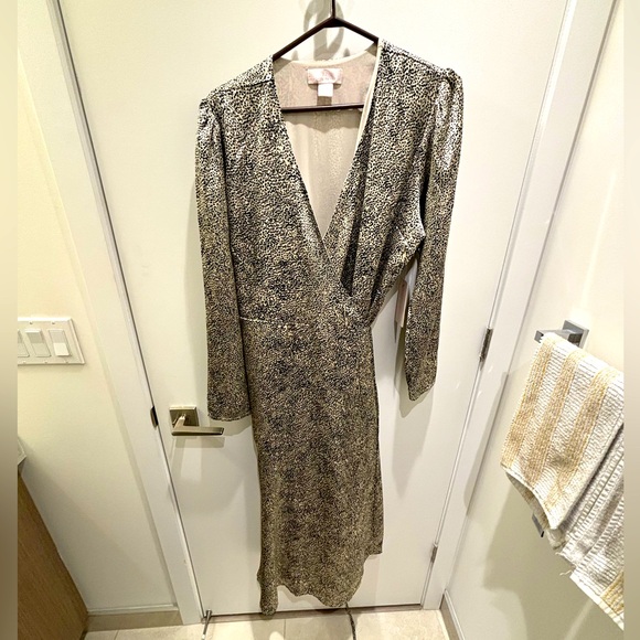 Midi wrap dress in fun print - Picture 1 of 7